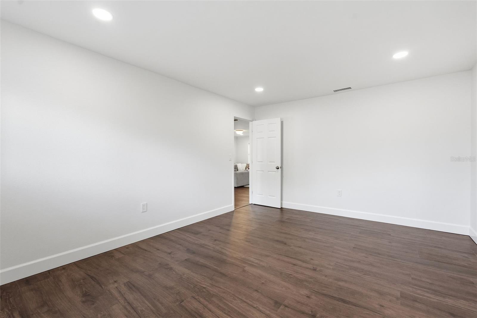 Image 13 of 30 For 2314 Landon Terrace