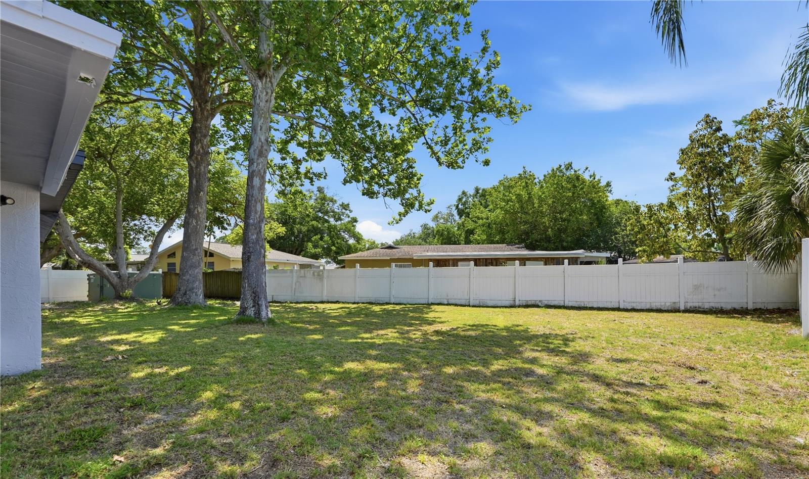 Image 22 of 30 For 2314 Landon Terrace