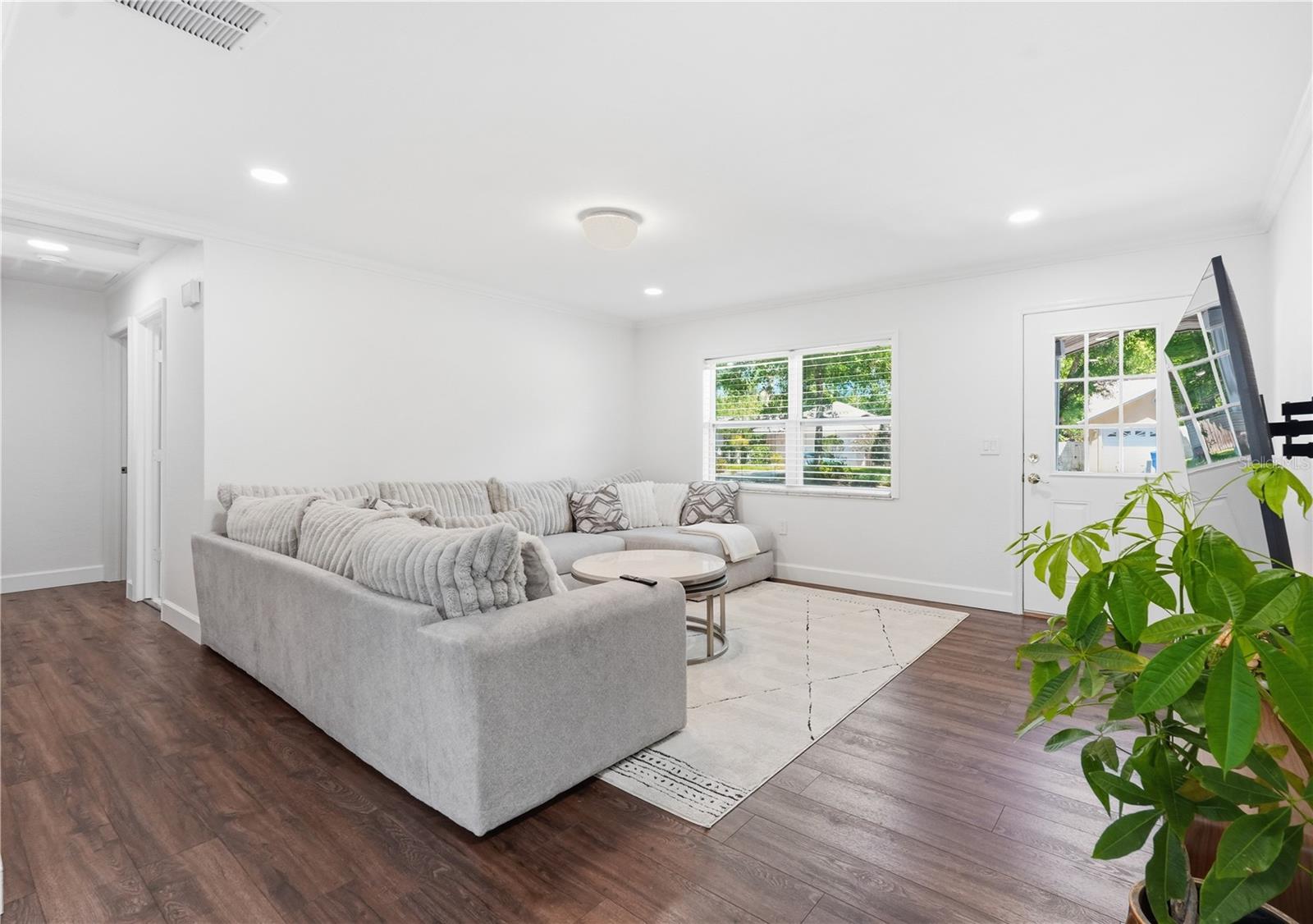 Image 5 of 30 For 2314 Landon Terrace