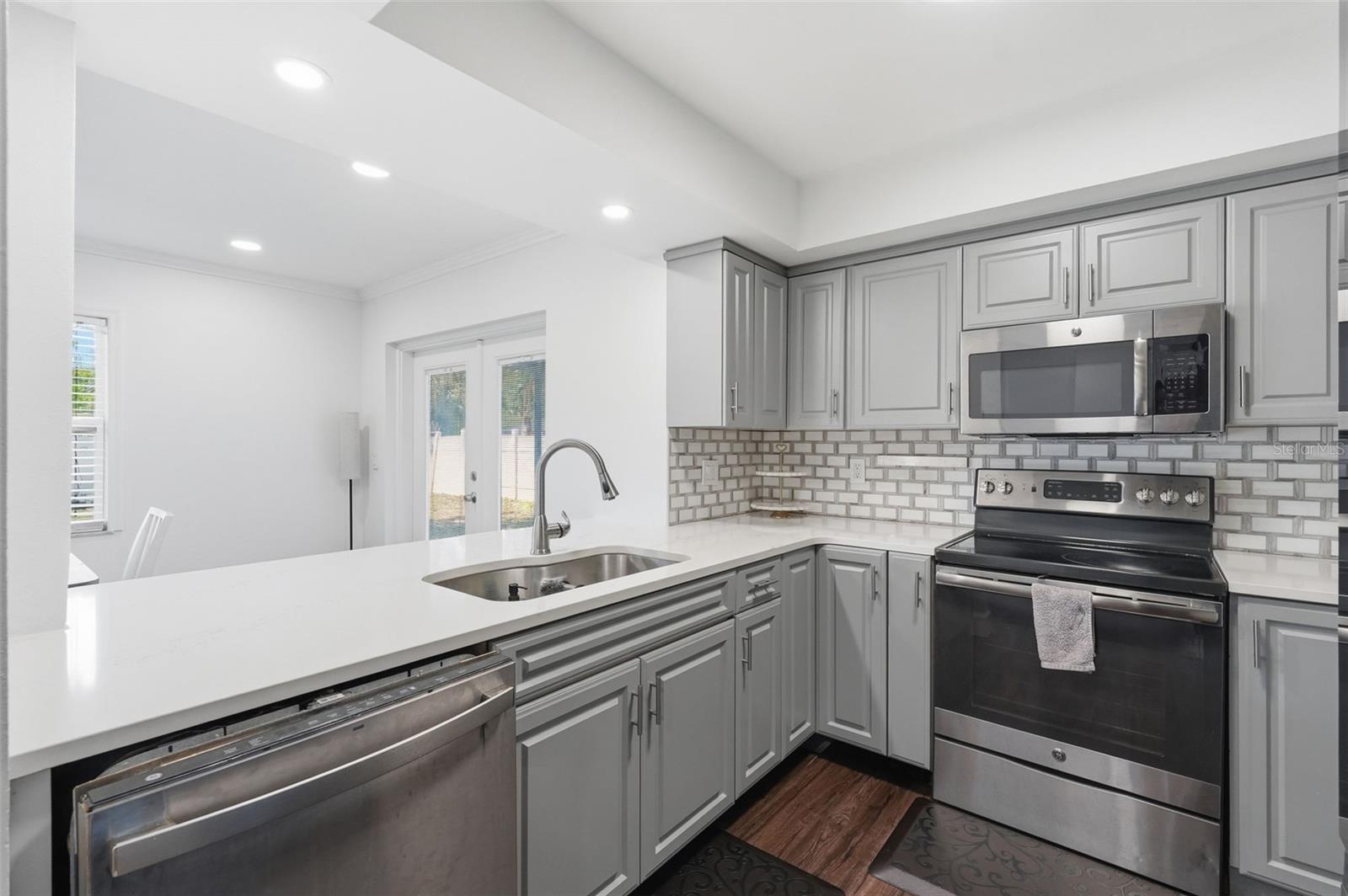 Image 8 of 30 For 2314 Landon Terrace