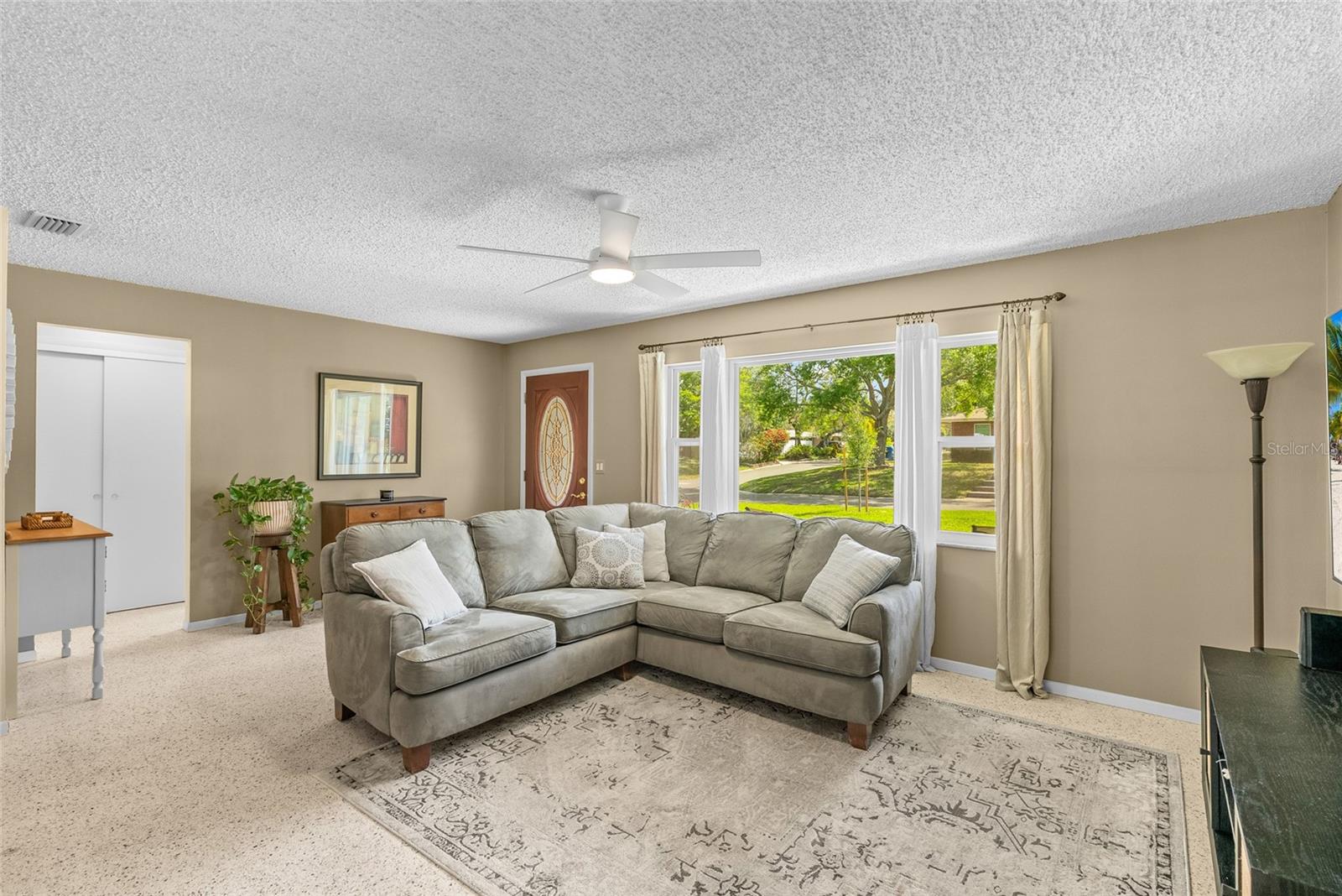 Image 8 of 34 For 12196 144th Lane