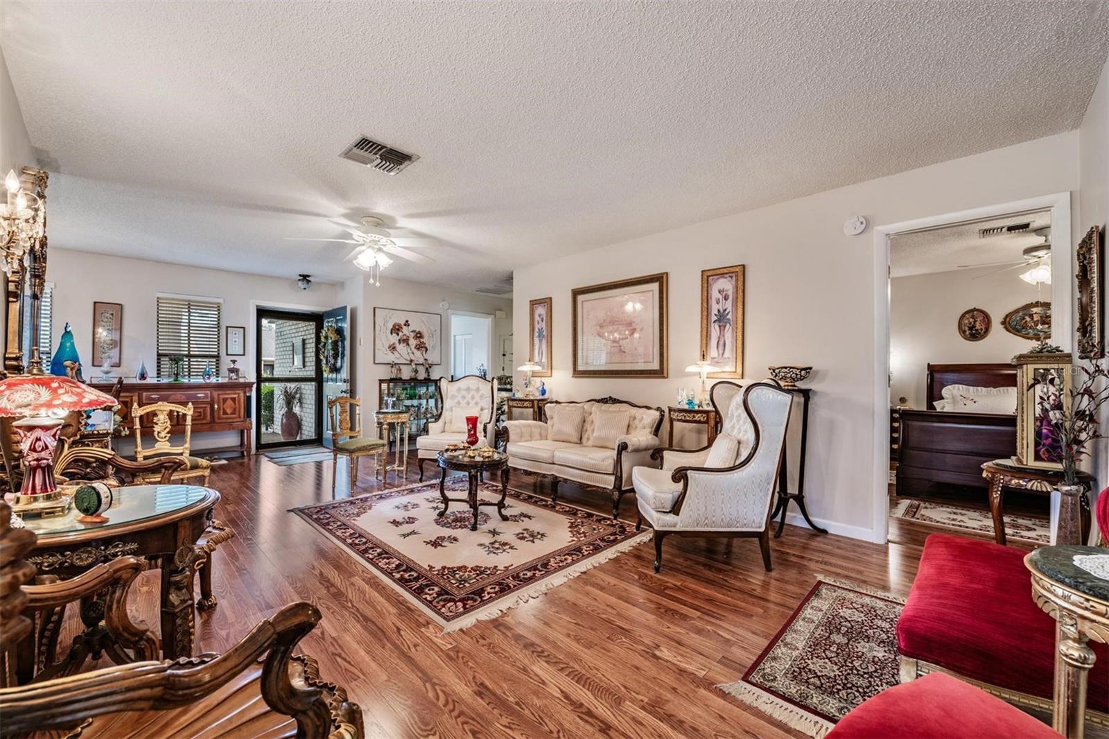 Image 10 of 41 For 9302 Trowbridge Court