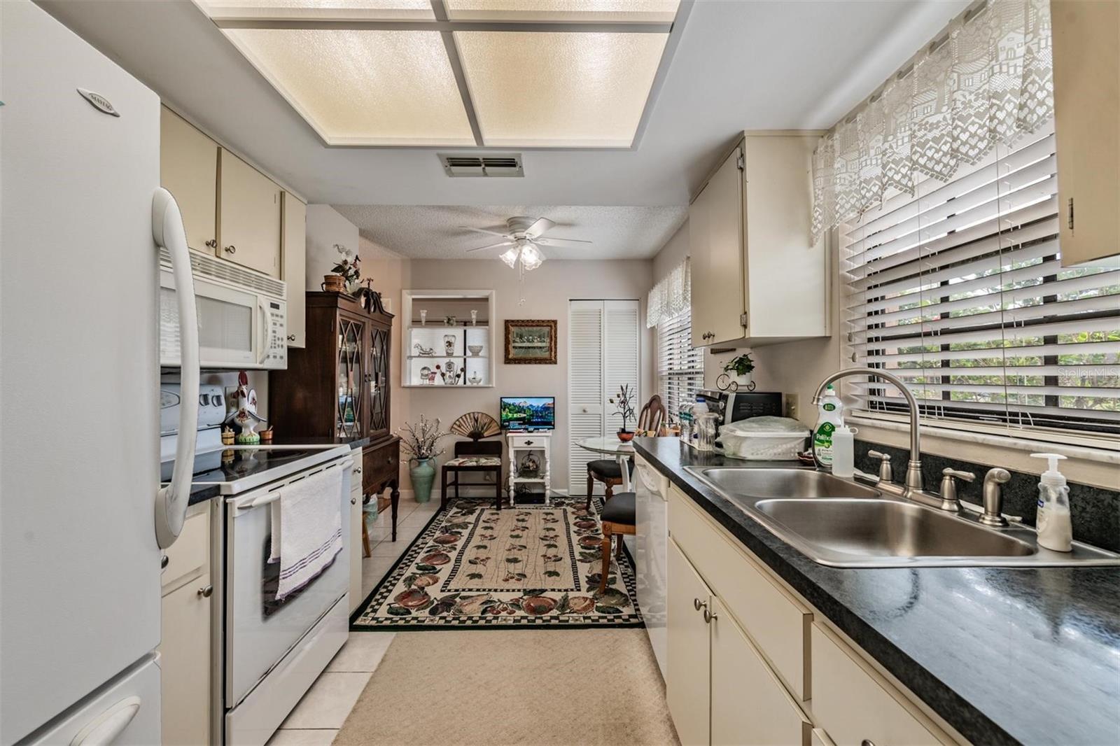 Image 18 of 41 For 9302 Trowbridge Court