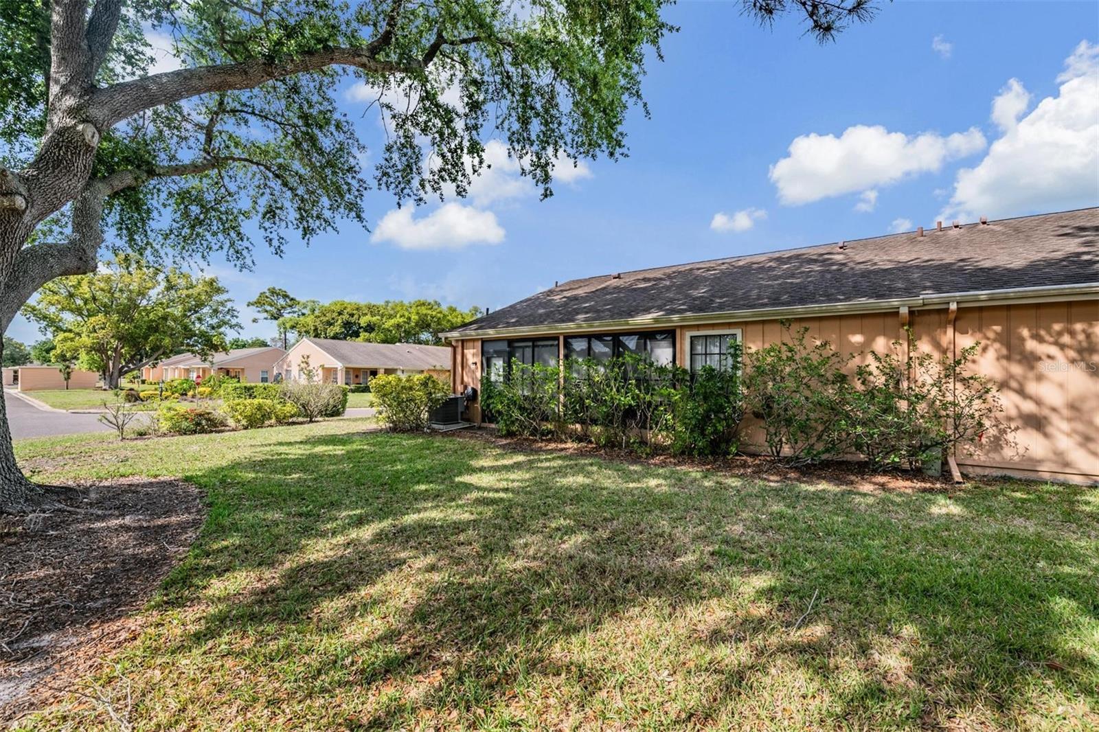 Image 28 of 41 For 9302 Trowbridge Court