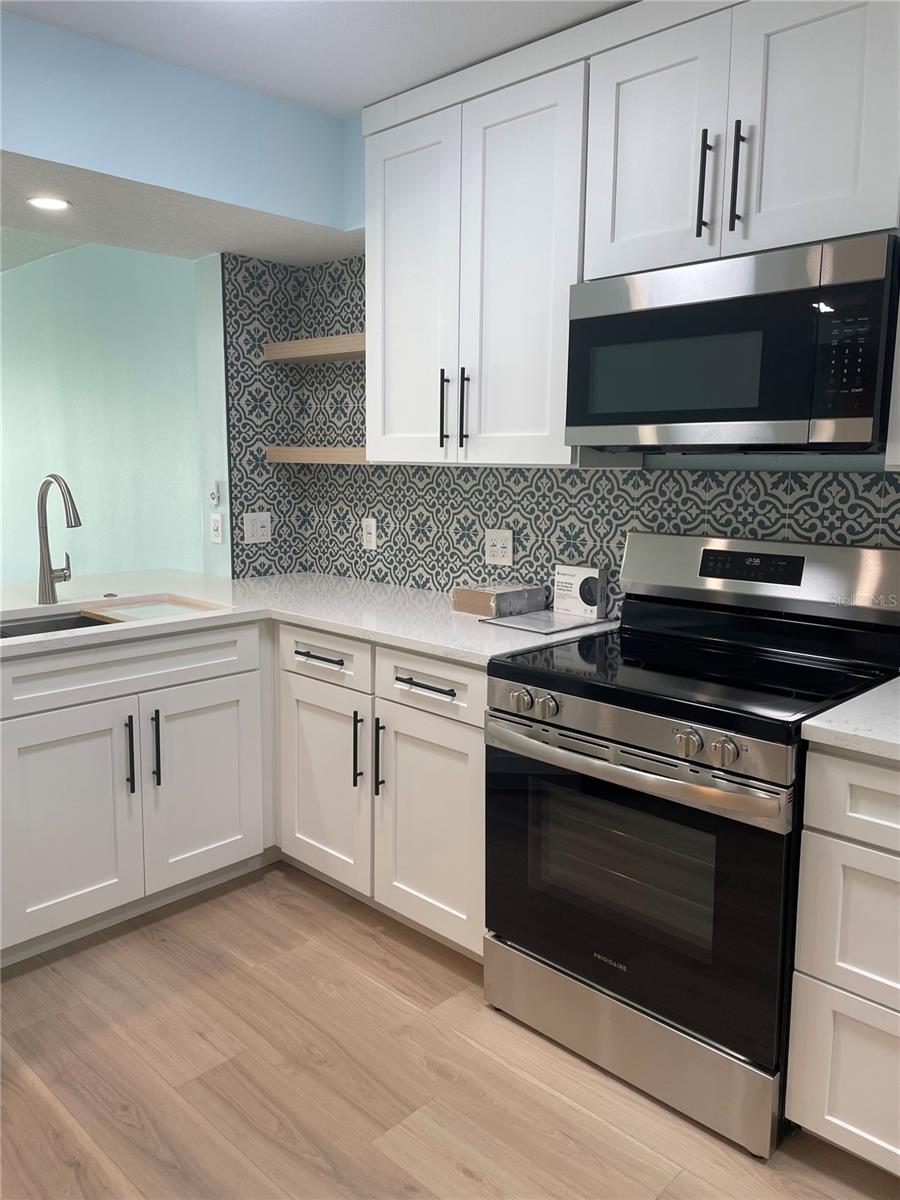 Image 14 of 36 For 5277 Isla Key Boulevard S 321