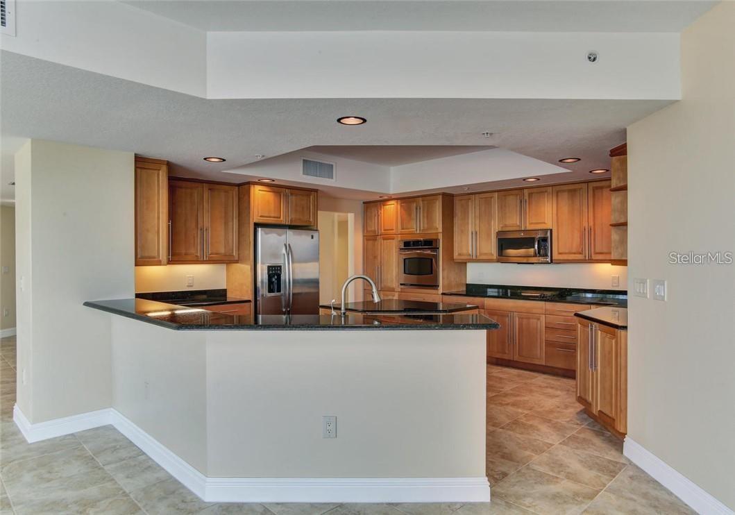 Image 26 of 35 For 3507 Bayshore Boulevard 303