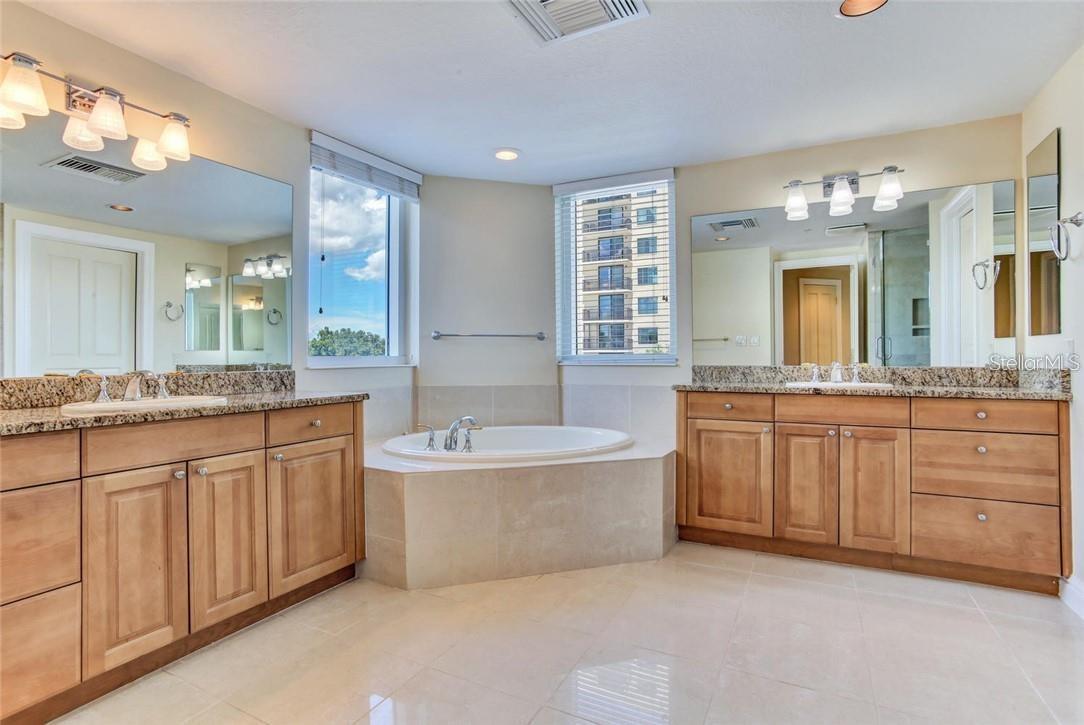 Image 30 of 35 For 3507 Bayshore Boulevard 303