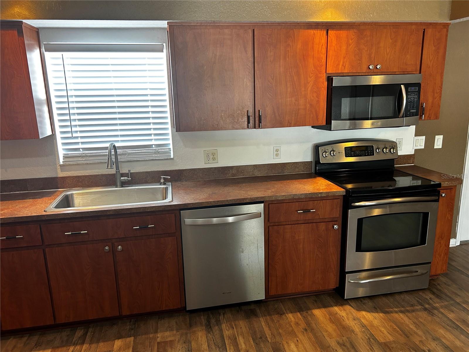 Image 15 of 38 For 5815 Mockingbird Drive