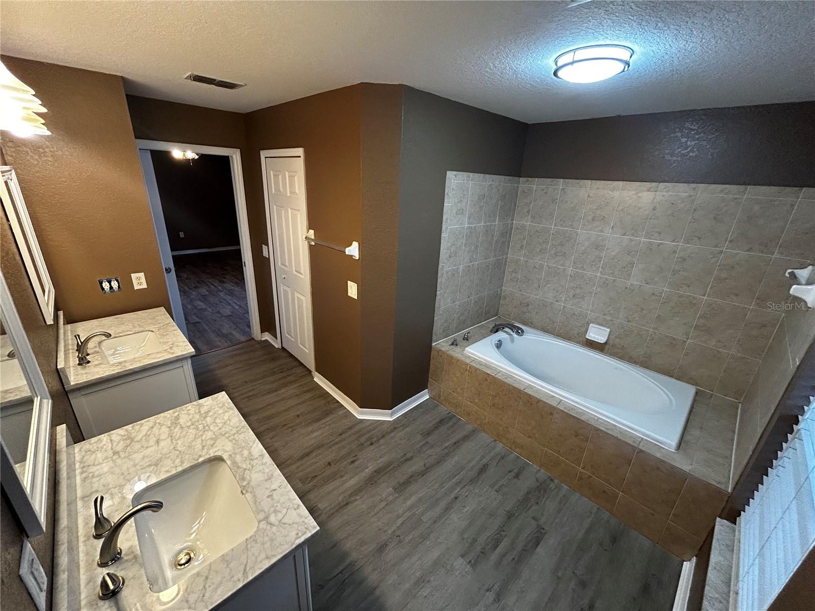 Image 20 of 38 For 5815 Mockingbird Drive