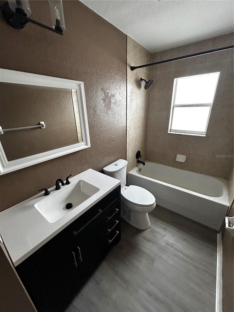 Image 29 of 38 For 5815 Mockingbird Drive