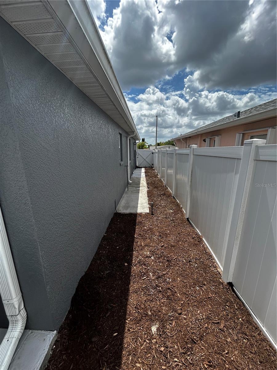 Image 35 of 38 For 5815 Mockingbird Drive