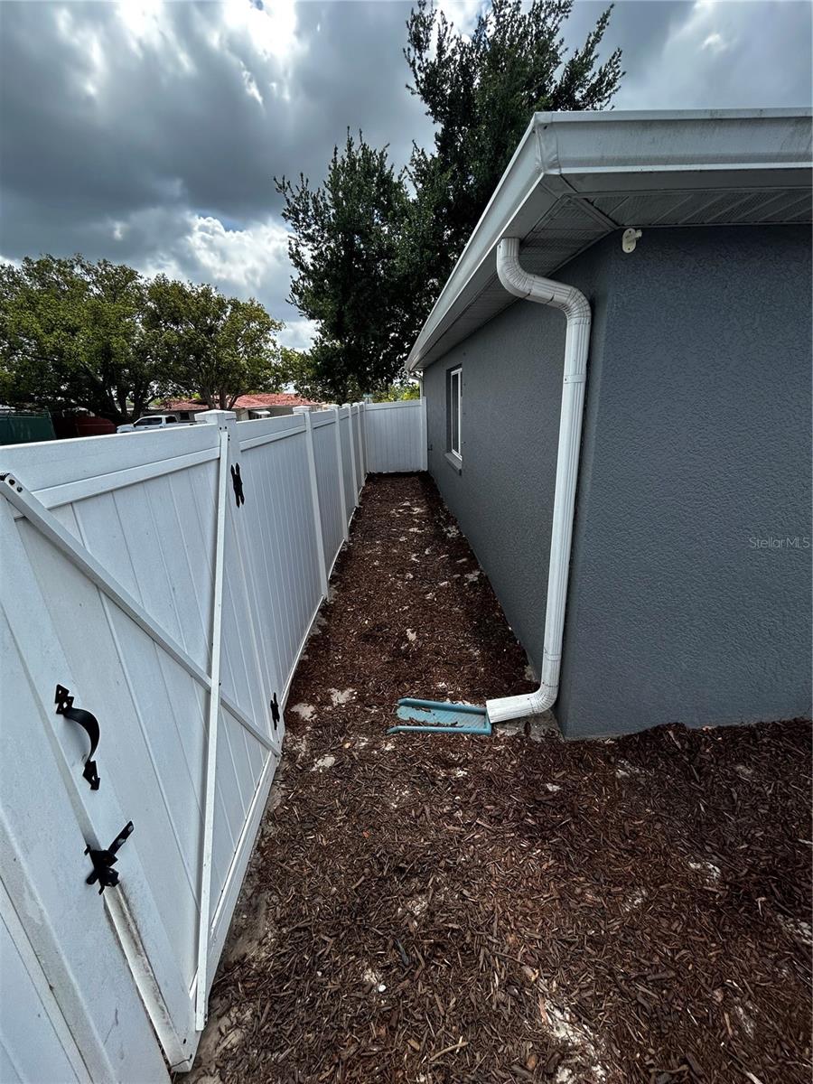 Image 36 of 38 For 5815 Mockingbird Drive