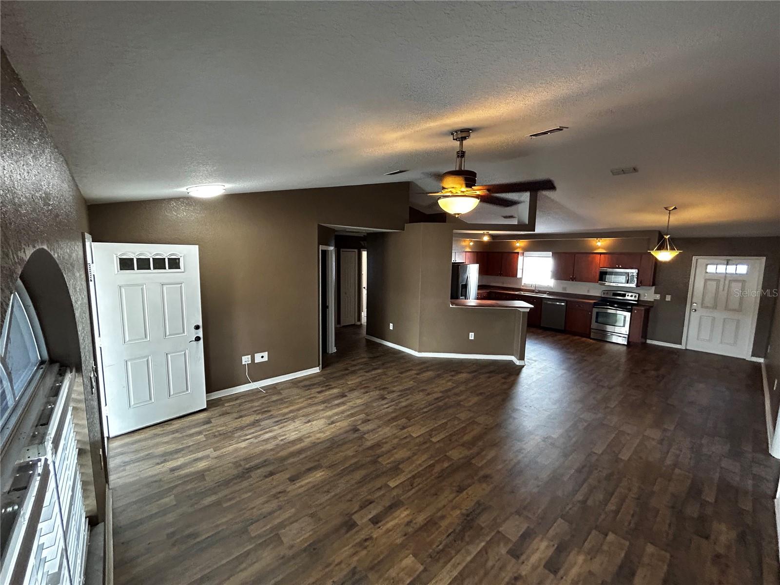 Image 7 of 38 For 5815 Mockingbird Drive