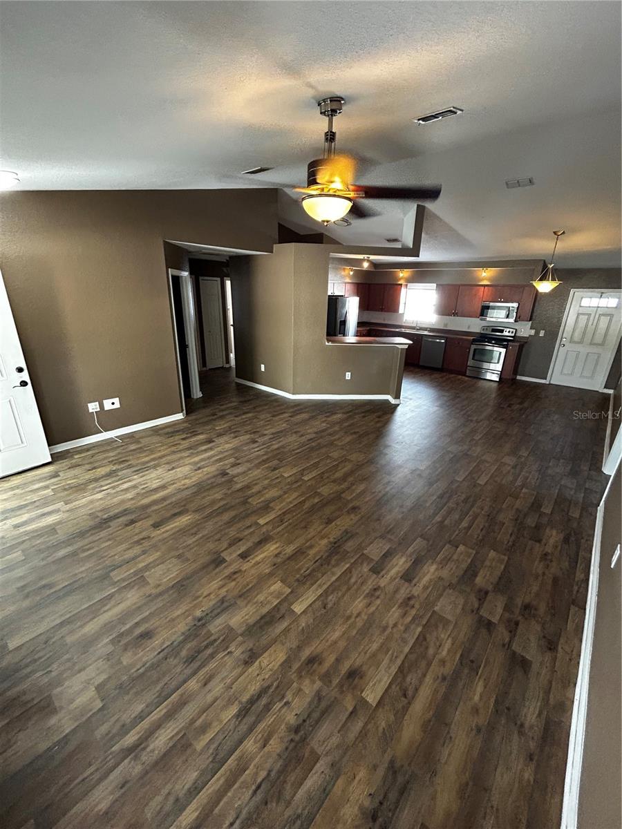 Image 8 of 38 For 5815 Mockingbird Drive