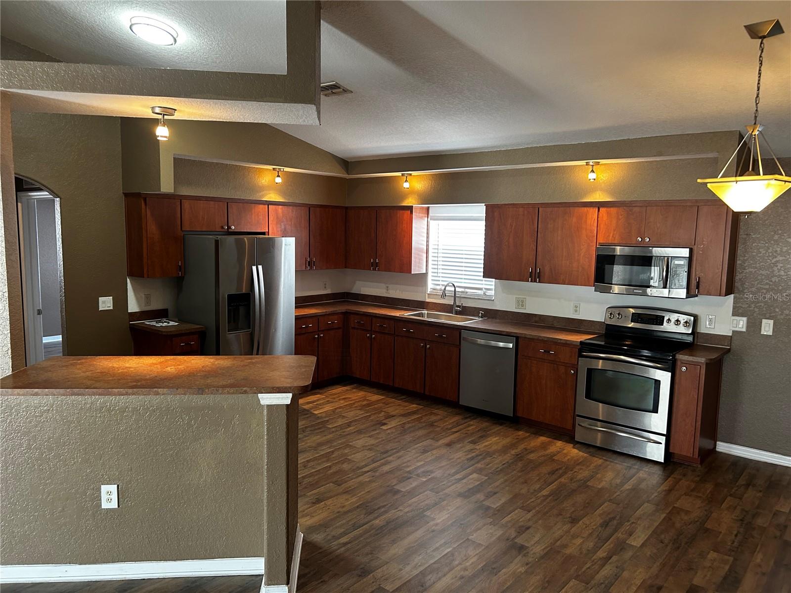 Image 9 of 38 For 5815 Mockingbird Drive