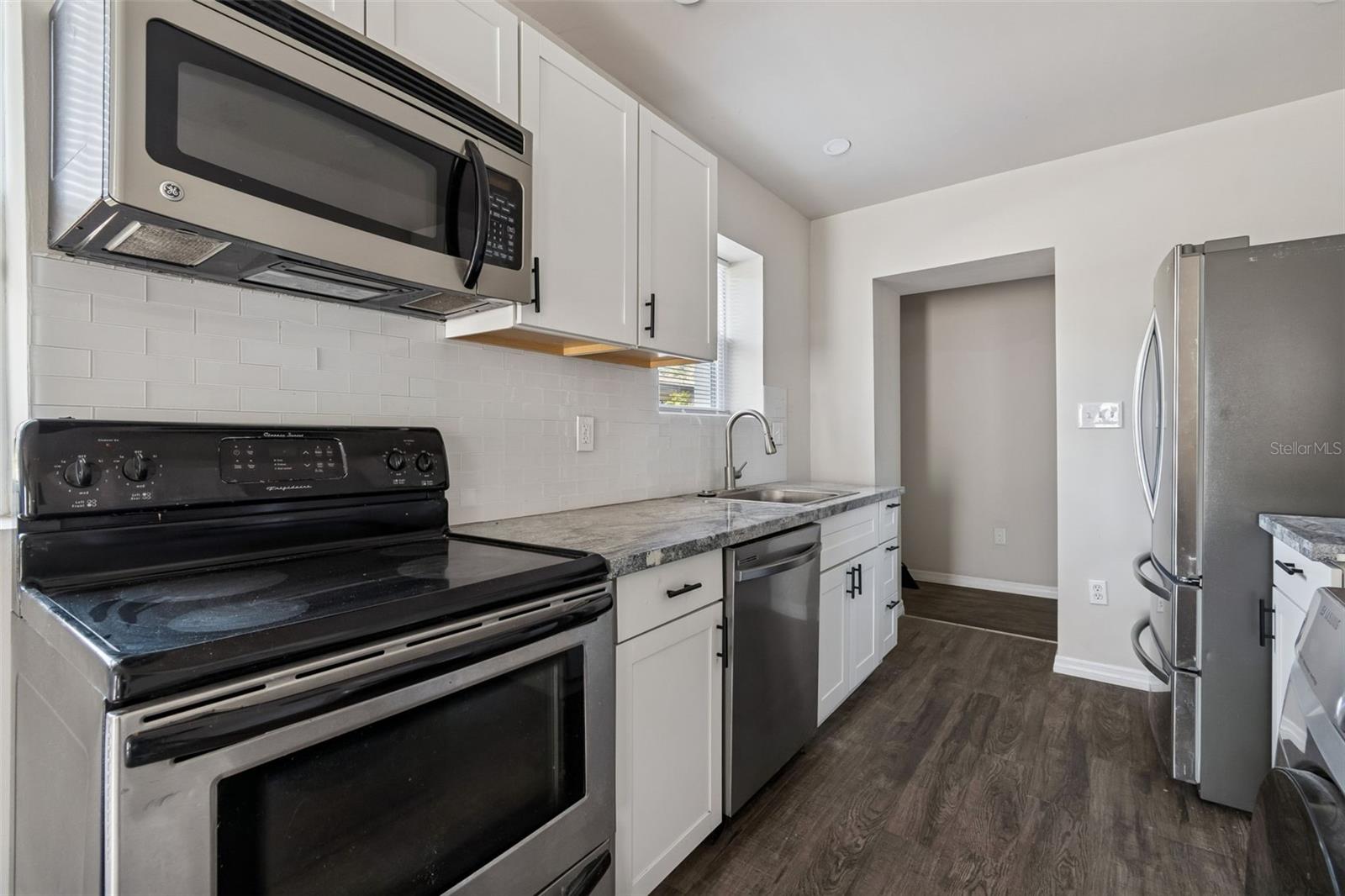 Image 3 of 43 For 1006 26th Avenue 1