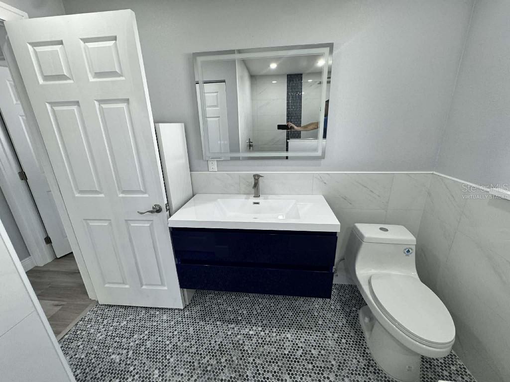 Image 10 of 23 For 2917 Michigan Street