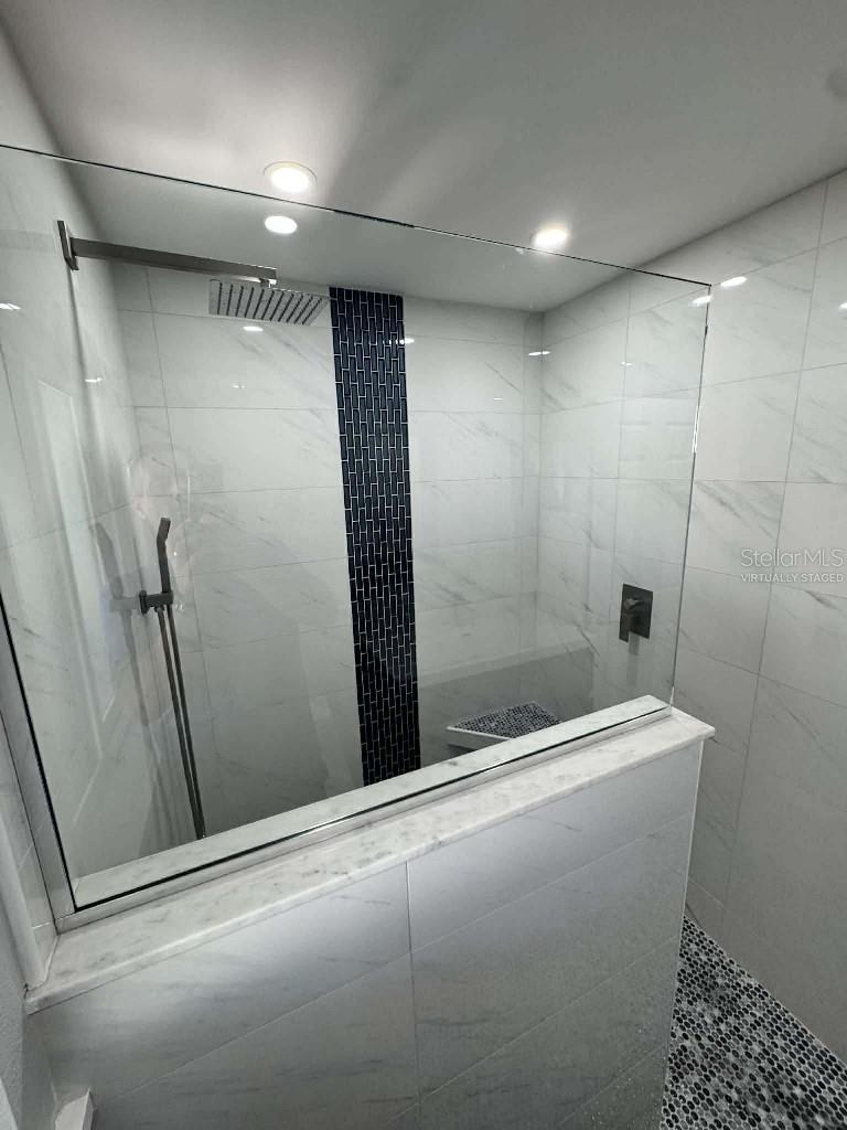 Image 13 of 23 For 2917 Michigan Street