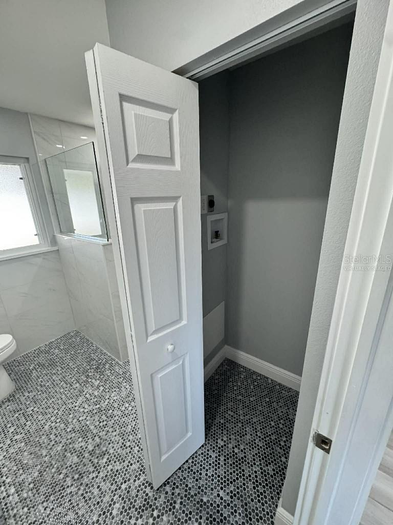 Image 14 of 23 For 2917 Michigan Street