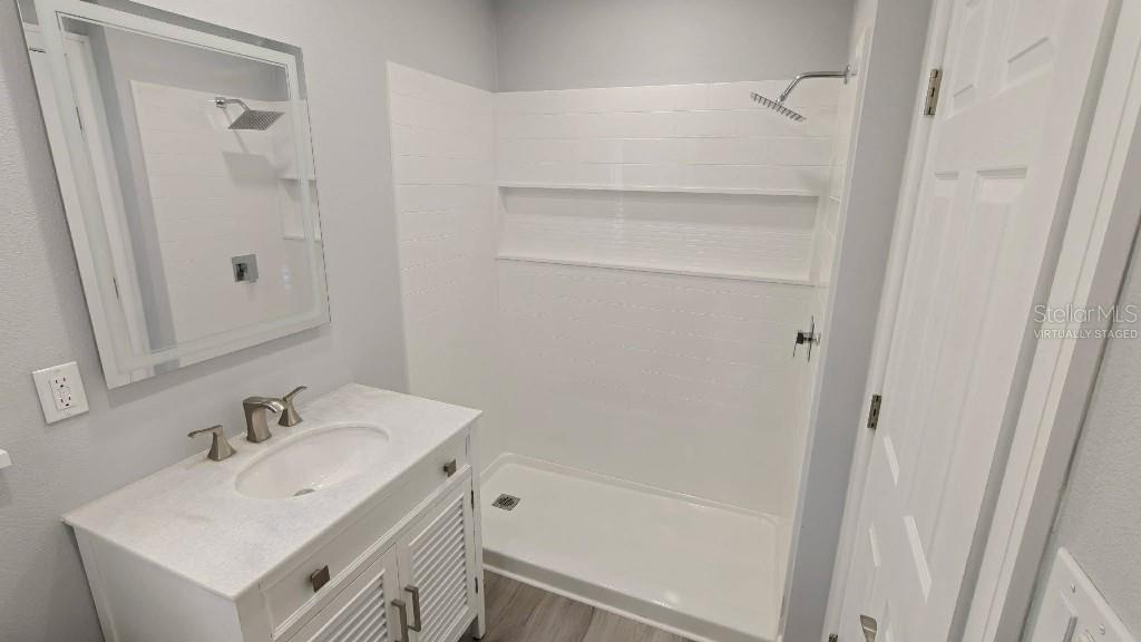 Image 16 of 23 For 2917 Michigan Street