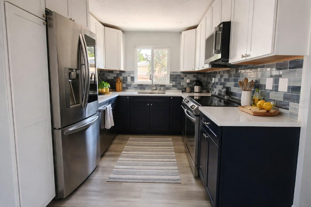 Image 2 of 23 For 2917 Michigan Street