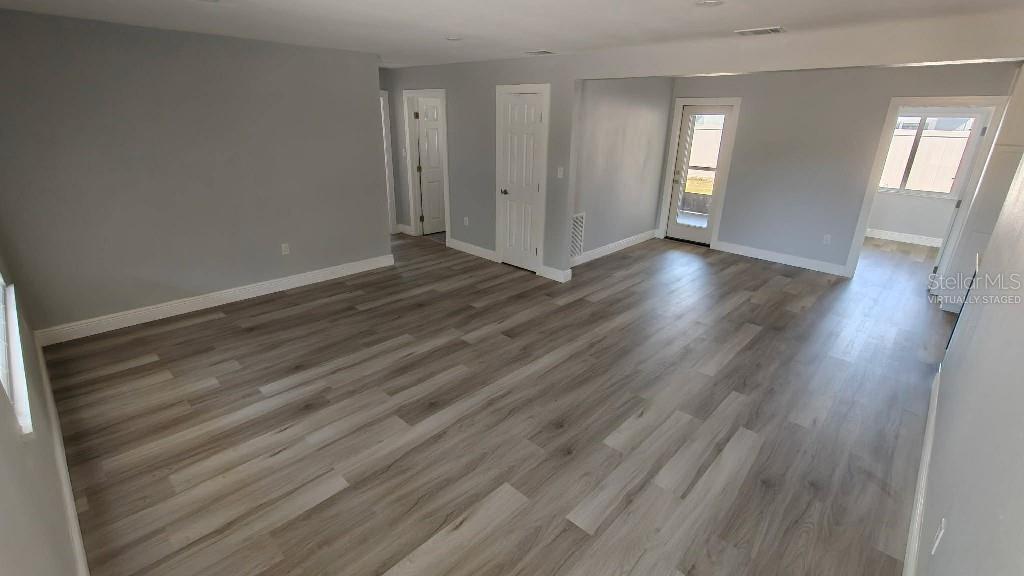 Image 22 of 23 For 2917 Michigan Street