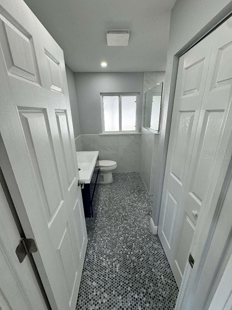 Image 9 of 23 For 2917 Michigan Street