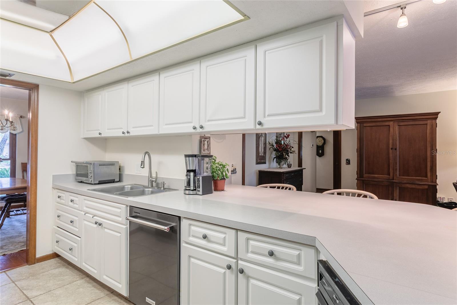 Image 17 of 70 For 6104 Schooner Way