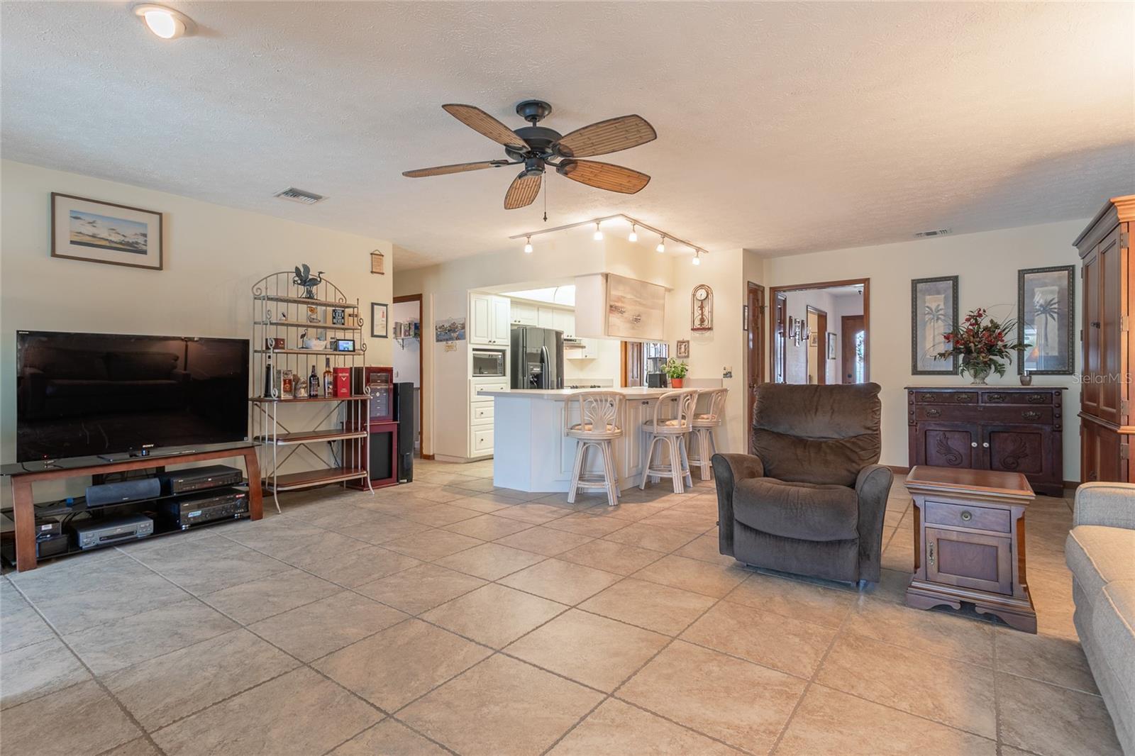 Image 23 of 70 For 6104 Schooner Way