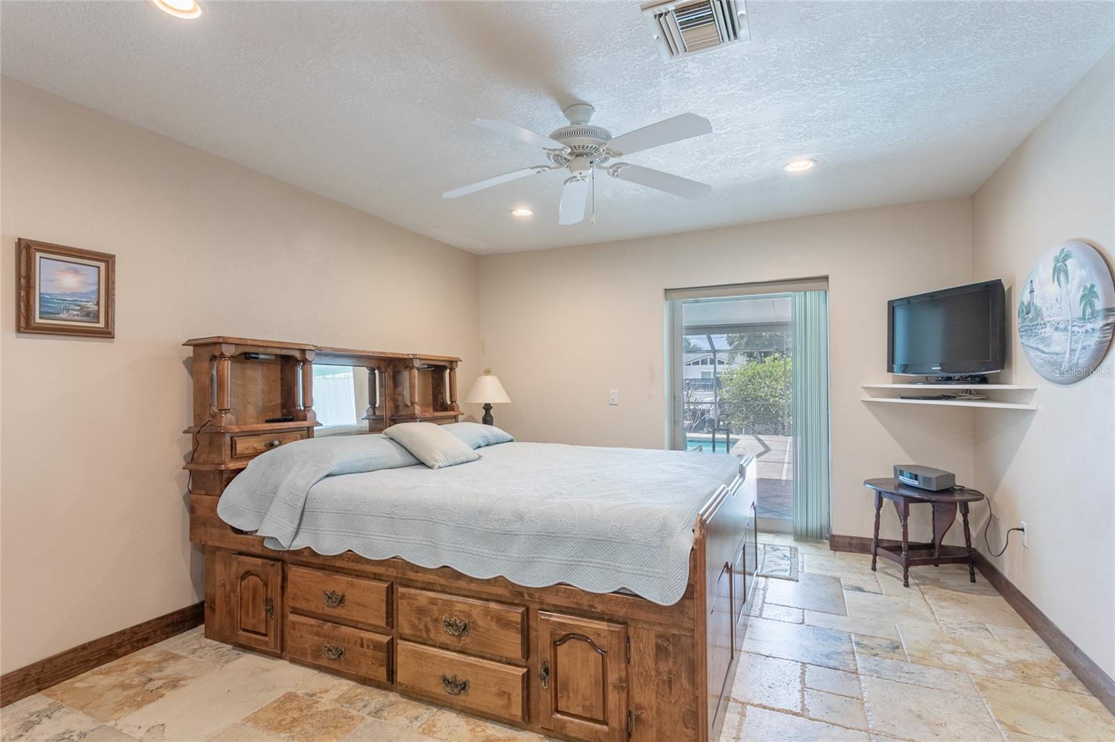 Image 25 of 70 For 6104 Schooner Way