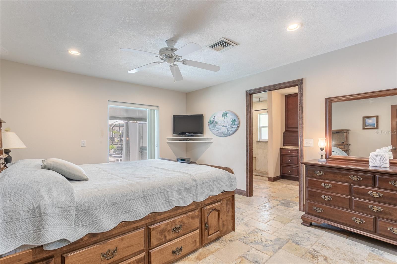 Image 26 of 70 For 6104 Schooner Way