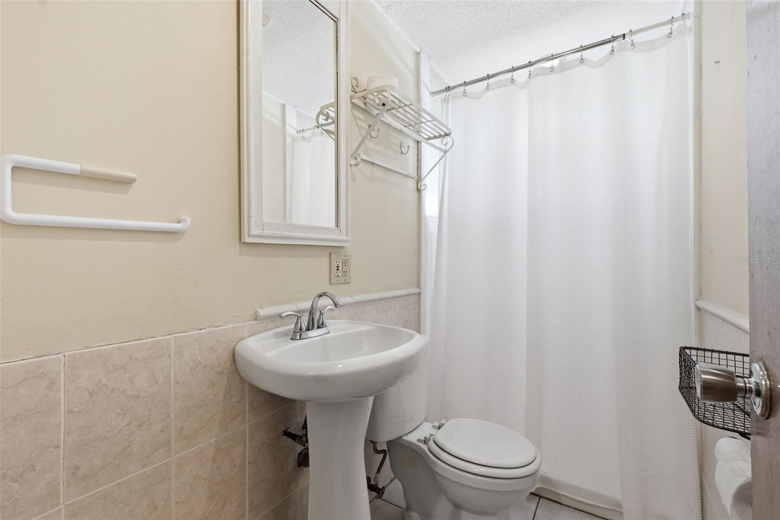 Image 22 of 34 For 3226 Fairmount Drive