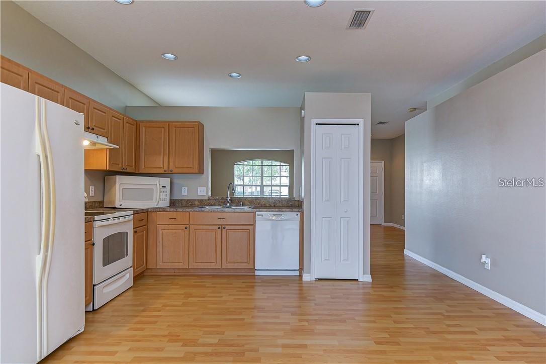 Image 13 of 29 For 4732 Red Pine Way