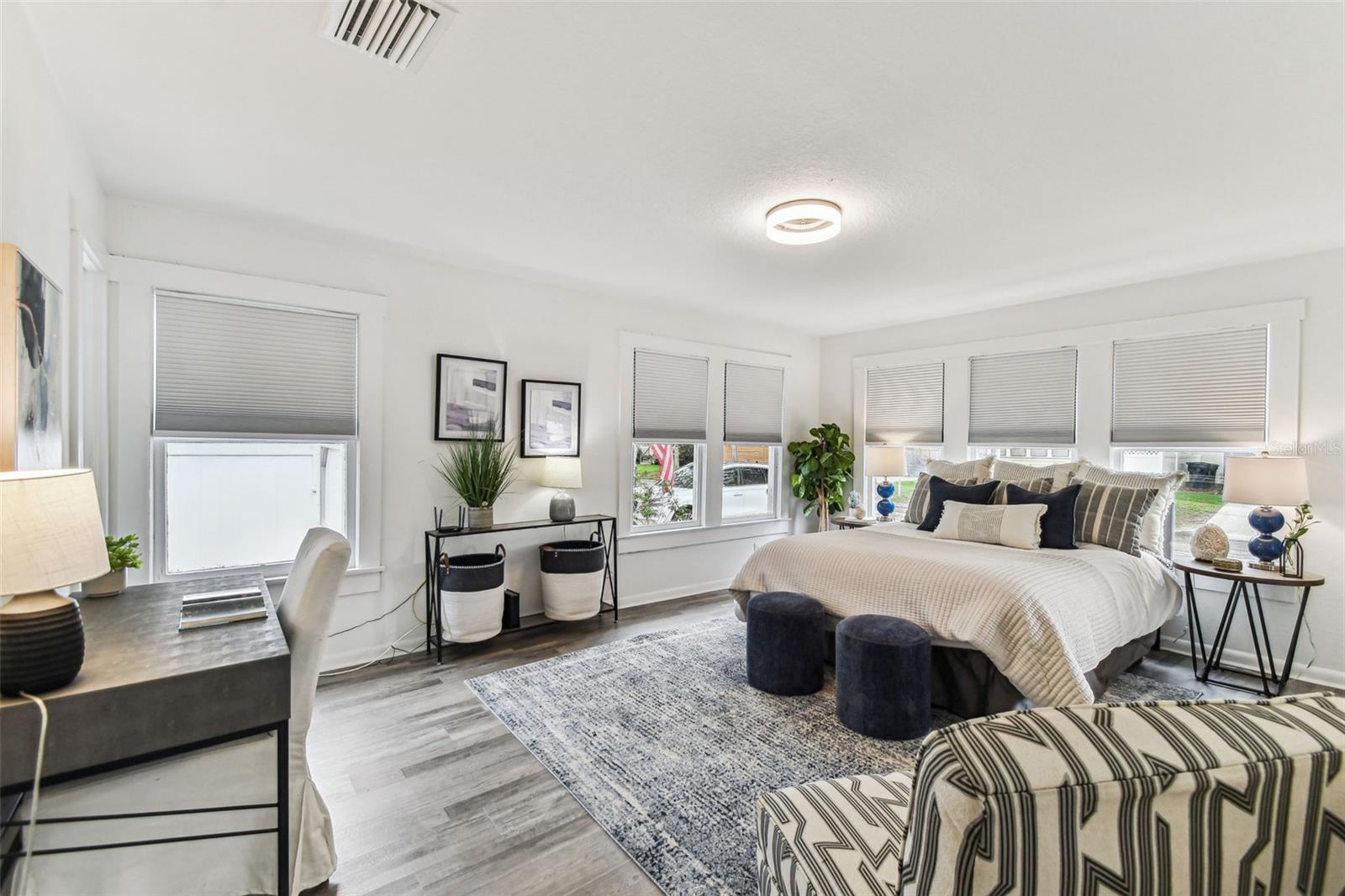 Image 12 of 61 For 904 Hamilton Avenue