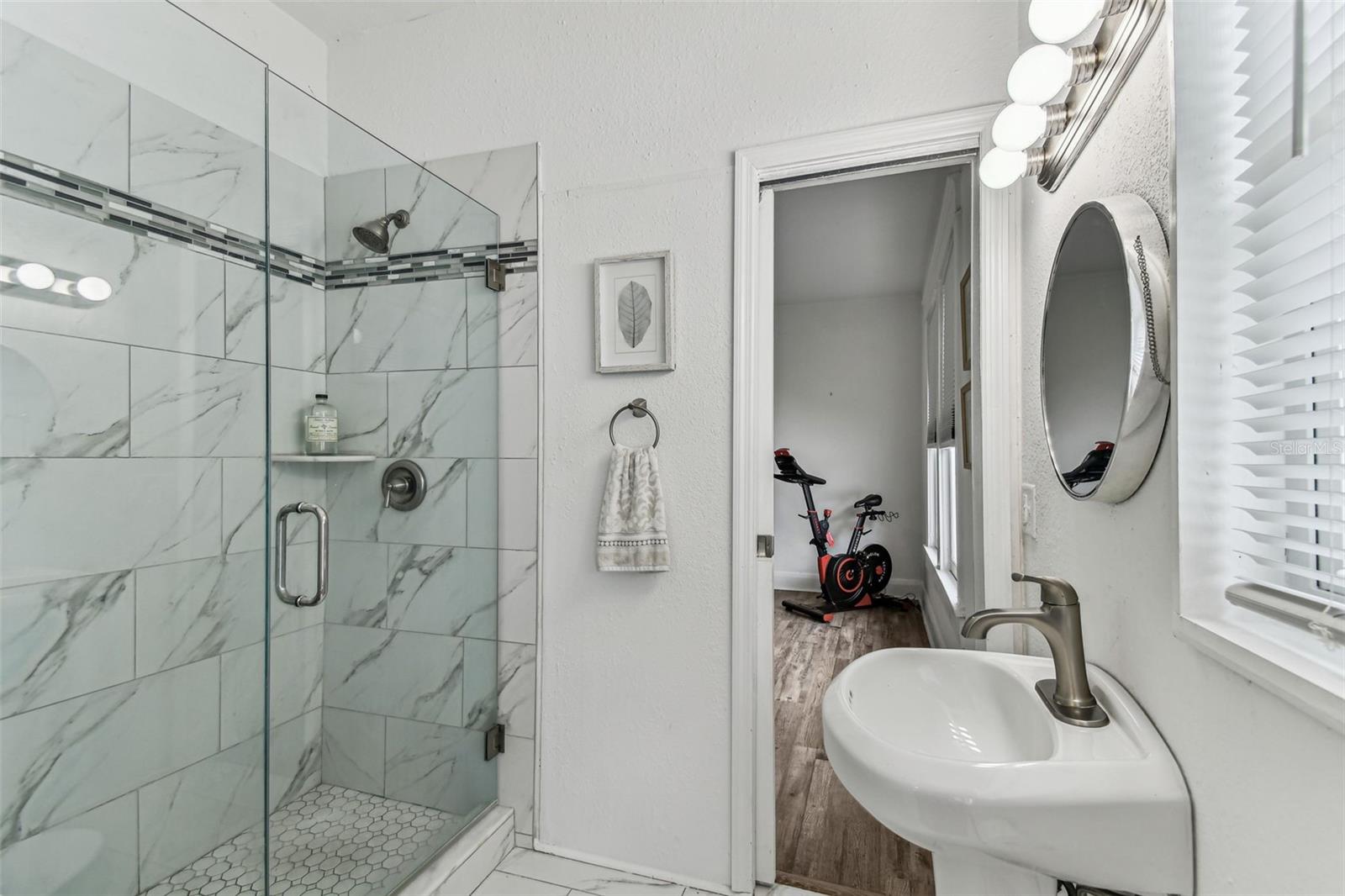 Image 15 of 61 For 904 Hamilton Avenue