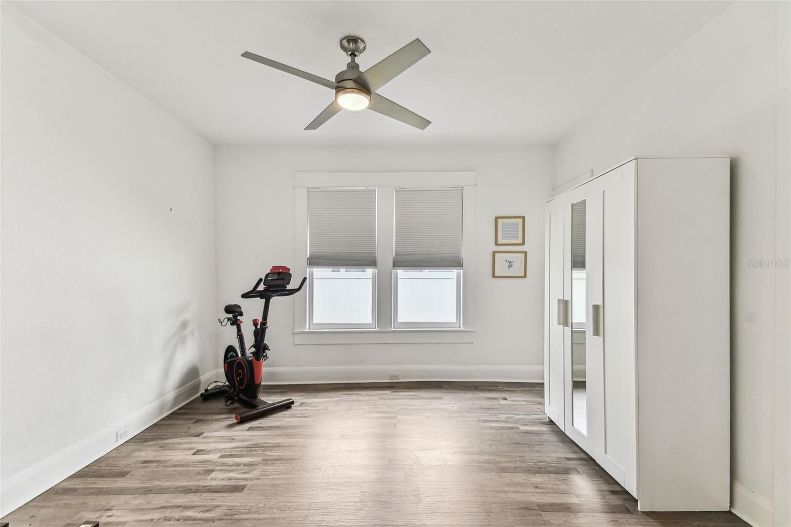 Image 17 of 61 For 904 Hamilton Avenue