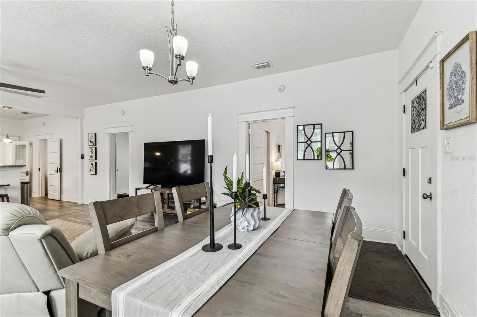 Image 21 of 61 For 904 Hamilton Avenue