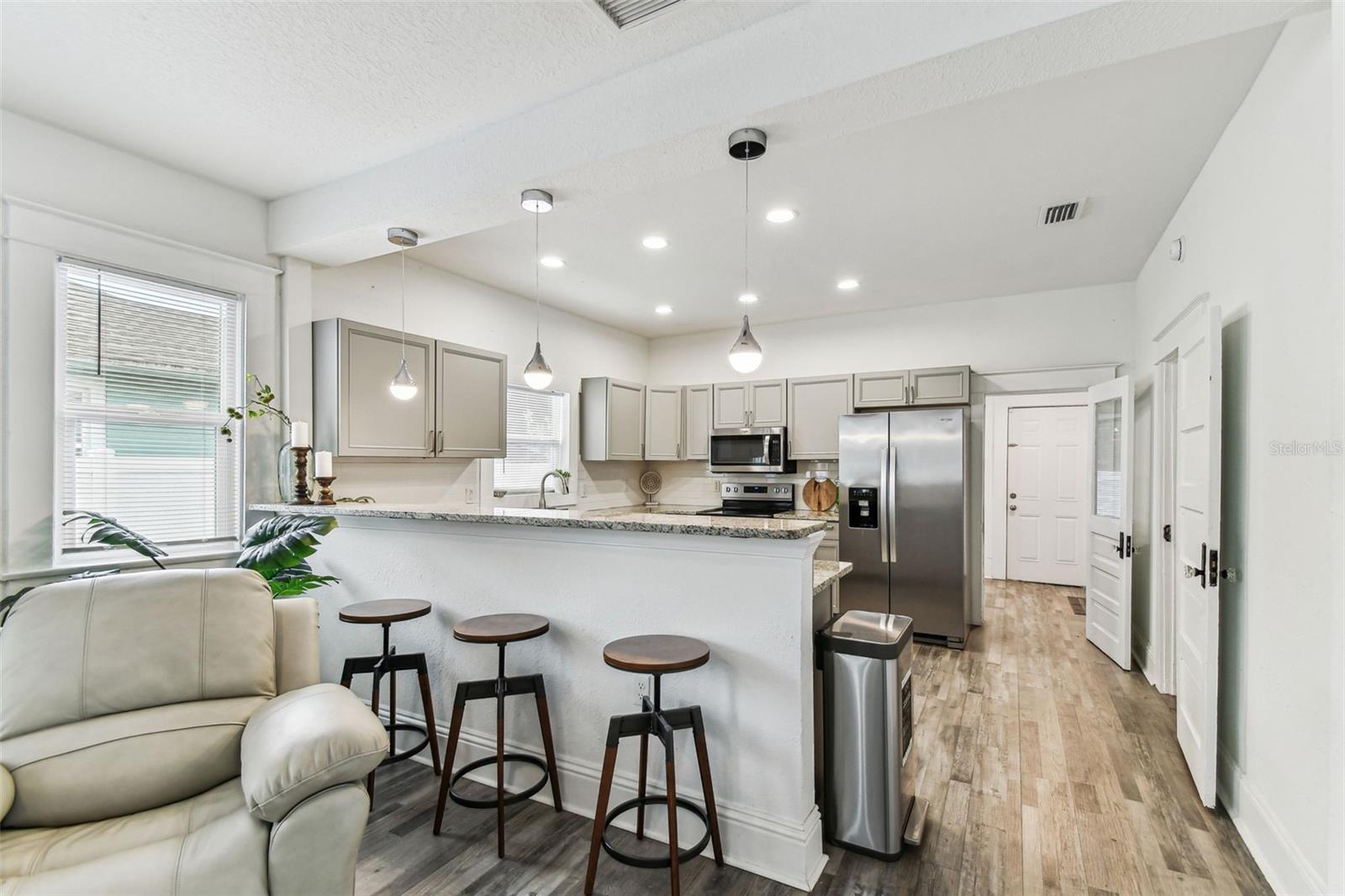 Image 26 of 61 For 904 Hamilton Avenue