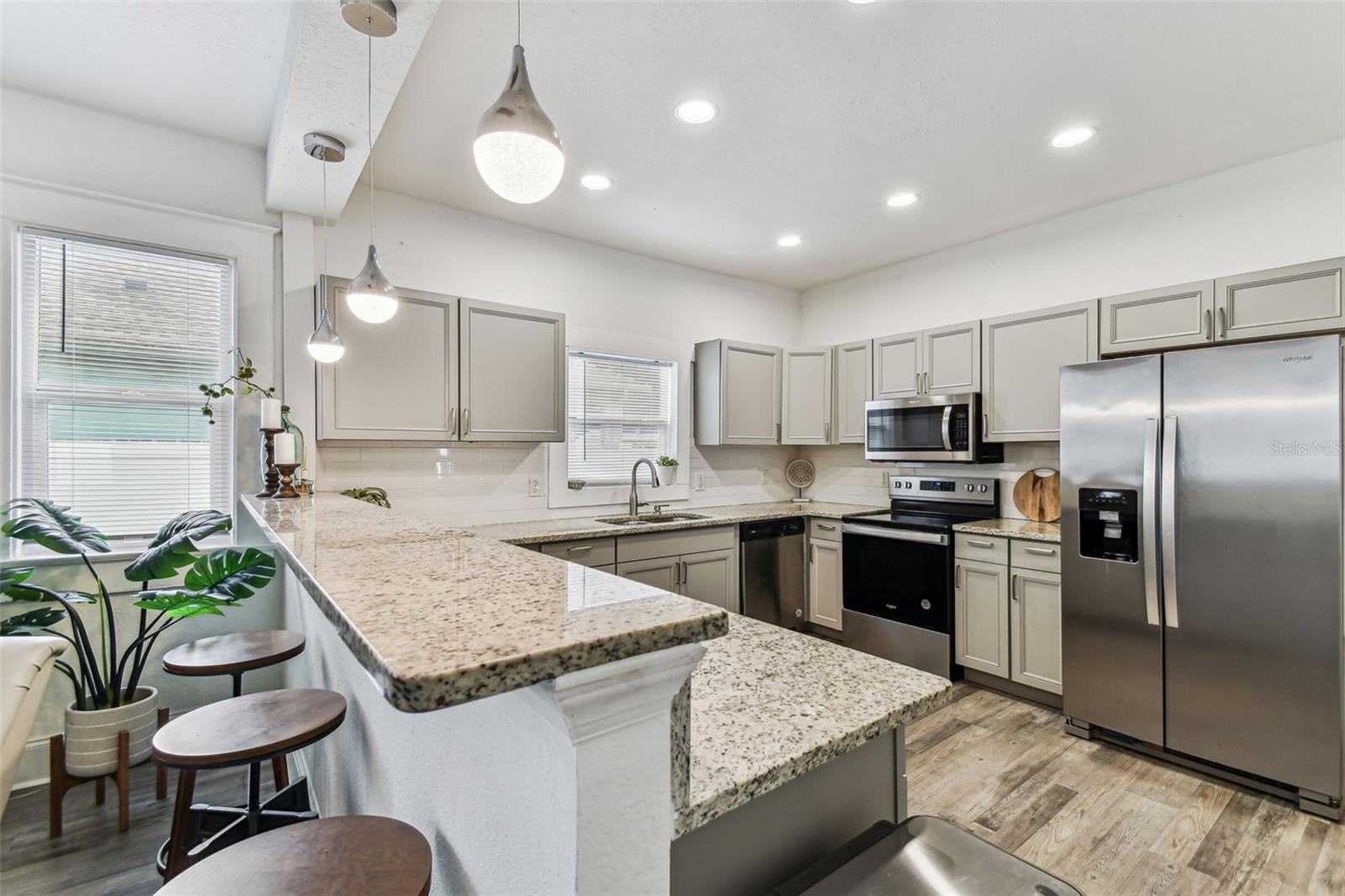 Image 27 of 61 For 904 Hamilton Avenue