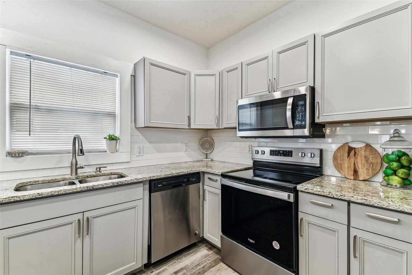 Image 29 of 61 For 904 Hamilton Avenue