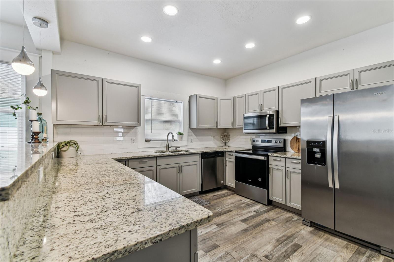 Image 30 of 61 For 904 Hamilton Avenue