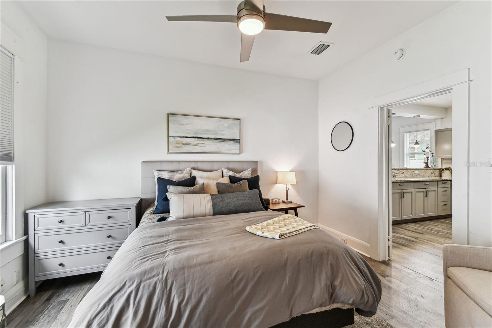 Image 34 of 61 For 904 Hamilton Avenue