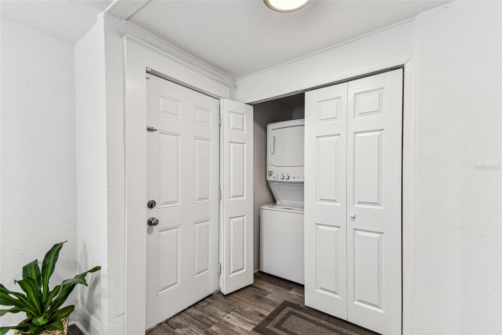 Image 37 of 61 For 904 Hamilton Avenue