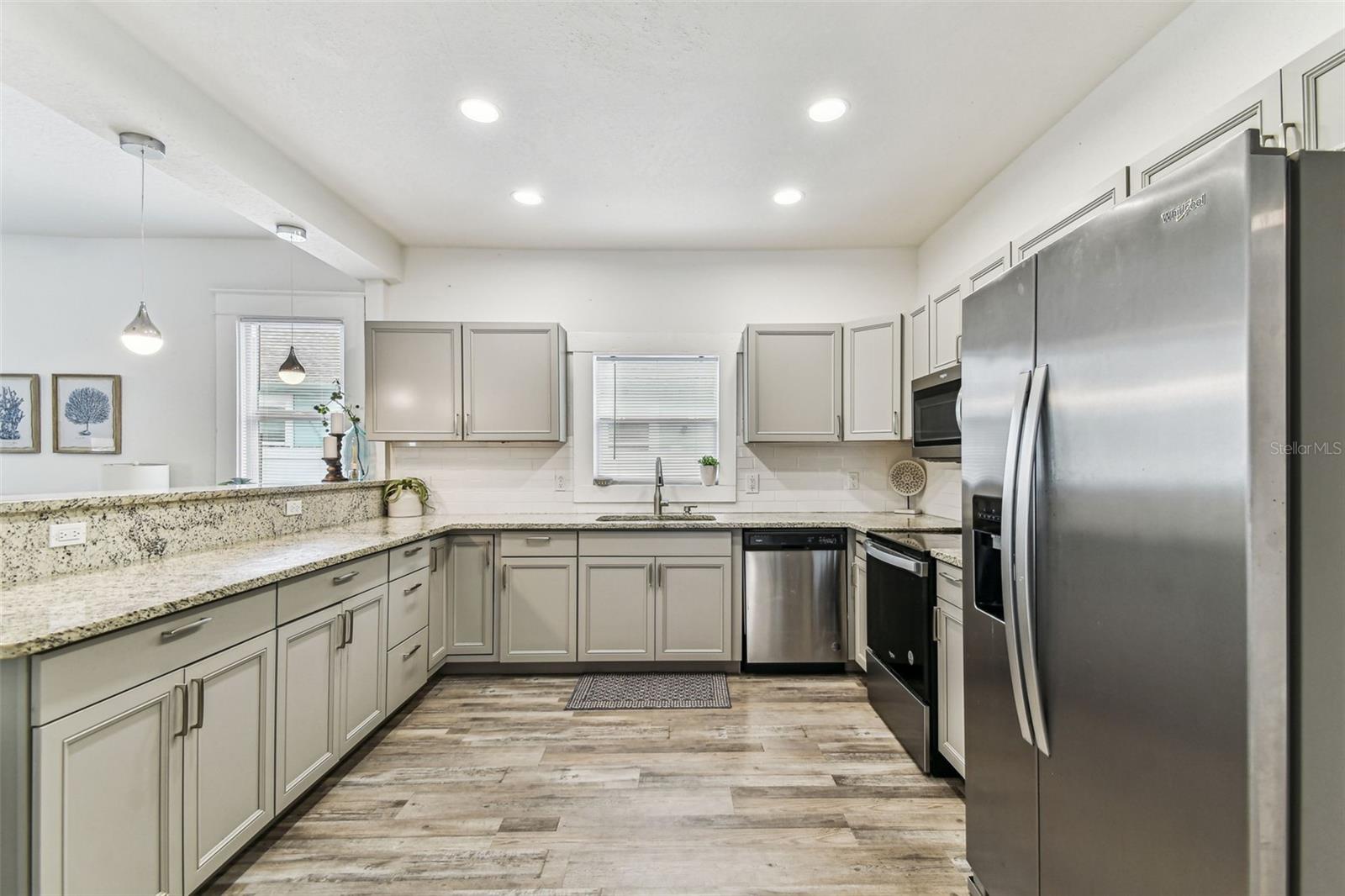 Image 4 of 61 For 904 Hamilton Avenue