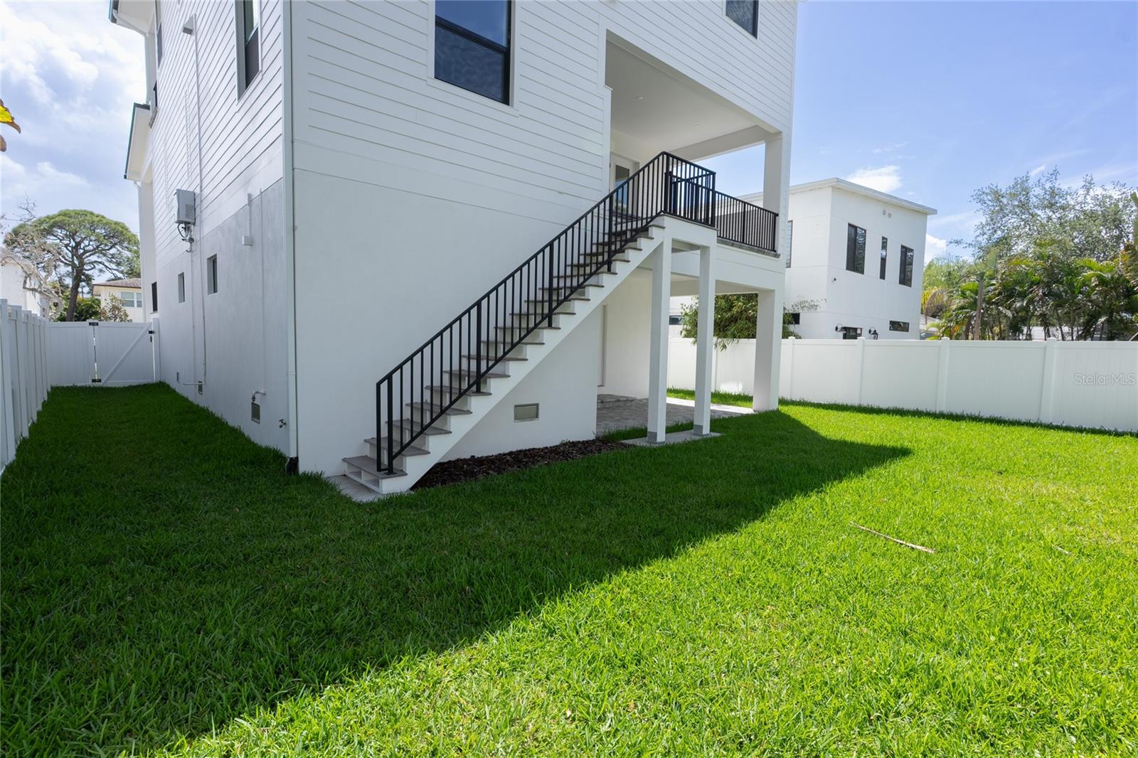 Image 2 of 52 For 1851 Mississippi Avenue Ne