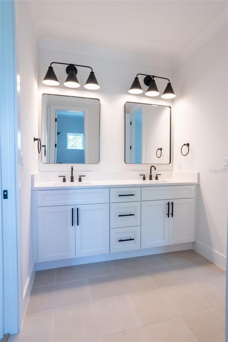 Image 27 of 52 For 1851 Mississippi Avenue Ne