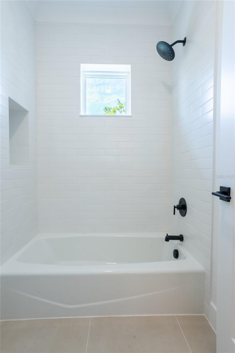 Image 28 of 52 For 1851 Mississippi Avenue Ne