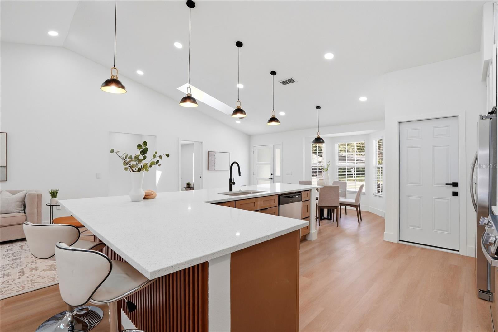 Image 10 of 51 For 4816 79th Avenue Plaza E