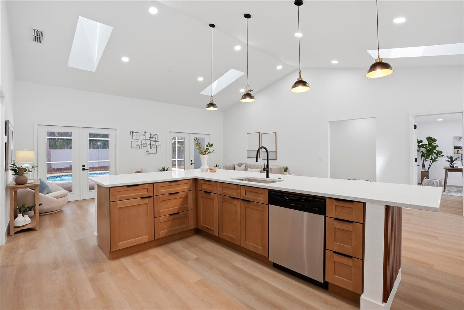 Image 11 of 51 For 4816 79th Avenue Plaza E