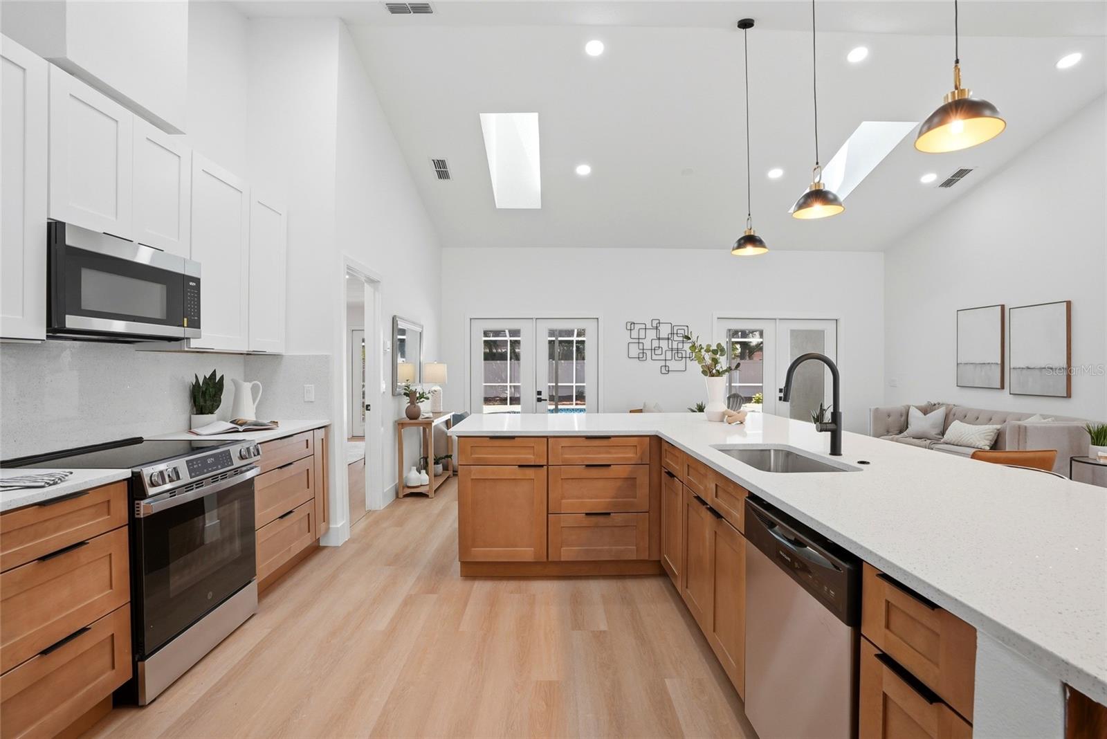 Image 12 of 51 For 4816 79th Avenue Plaza E